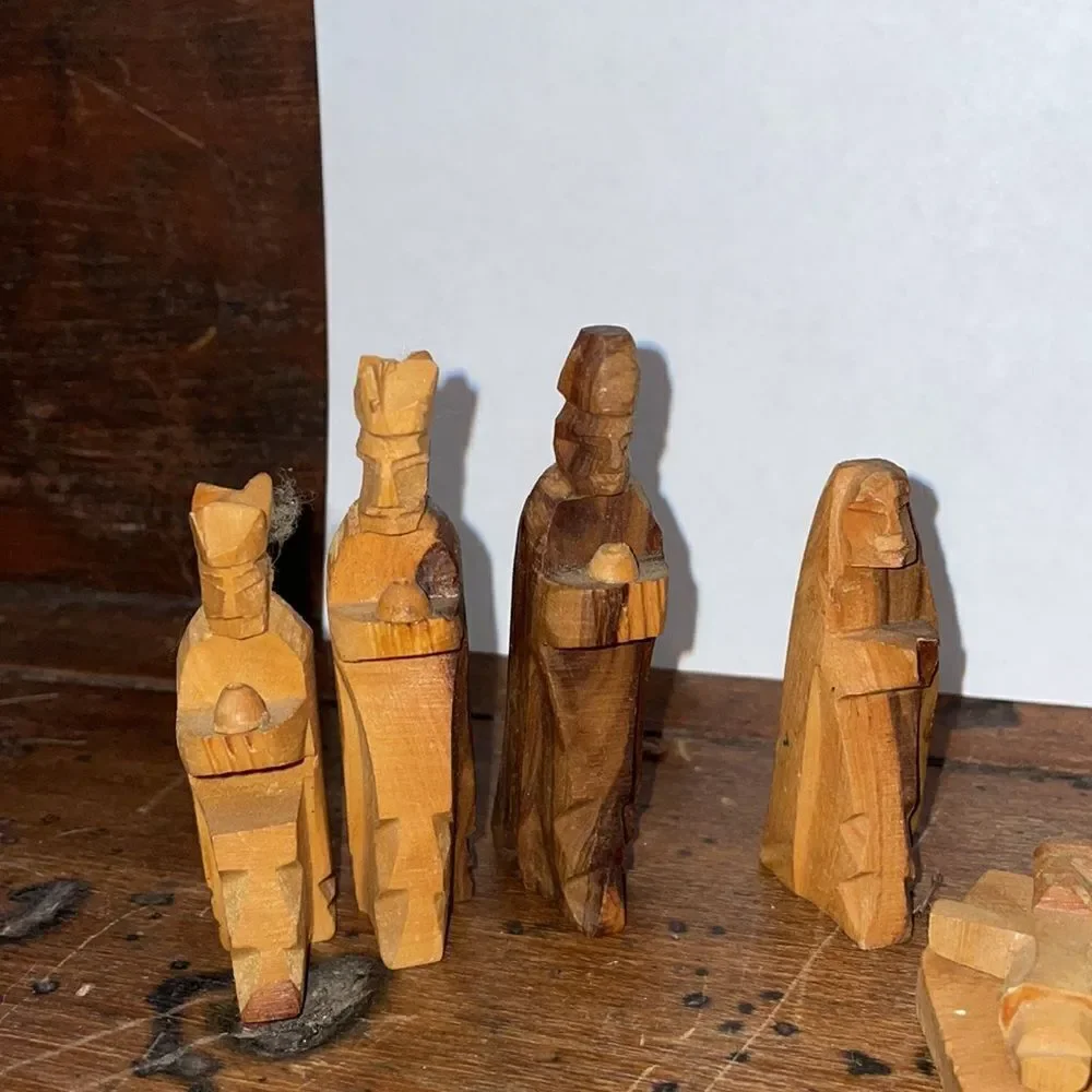 Vtg 11 piece hand carved wooden nativity scene Christmas decoration‎